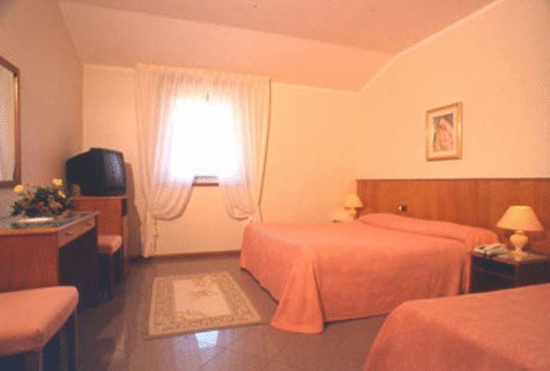 Hotel Willy Gemona del Friuli Εξωτερικό φωτογραφία