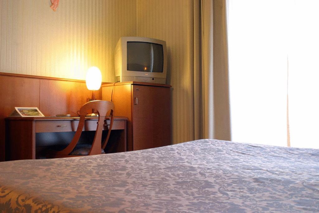 Hotel Willy Gemona del Friuli Δωμάτιο φωτογραφία